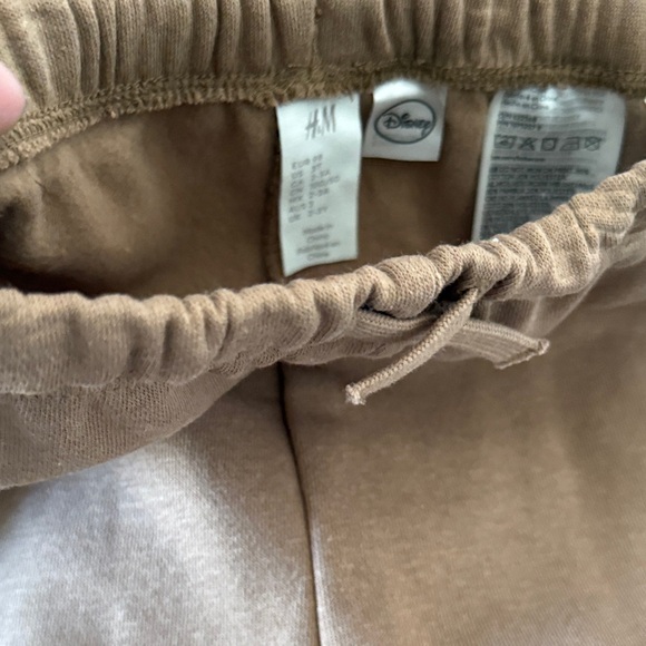 NWT H and M Disney Tan & Cream Lion King Fleece Sweatshirt and Joggers Set - Picture 5 of 5